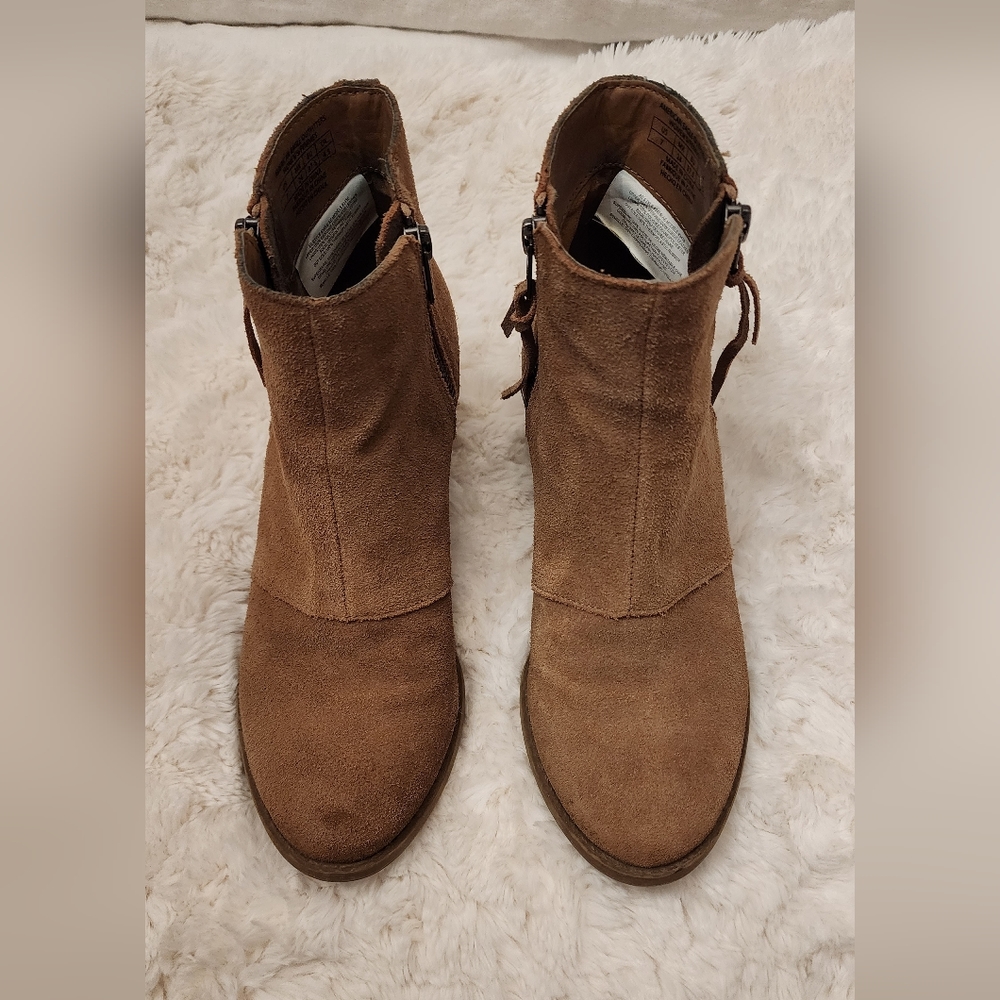 American Eagle Outfitters Suede Boot Size 7